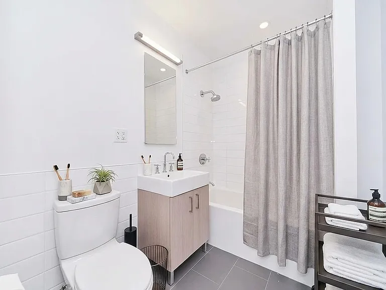 53 Hope St #214 — Photo 6
