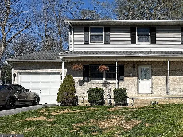 14852 Sherwood Dr, Greencastle, PA 17225