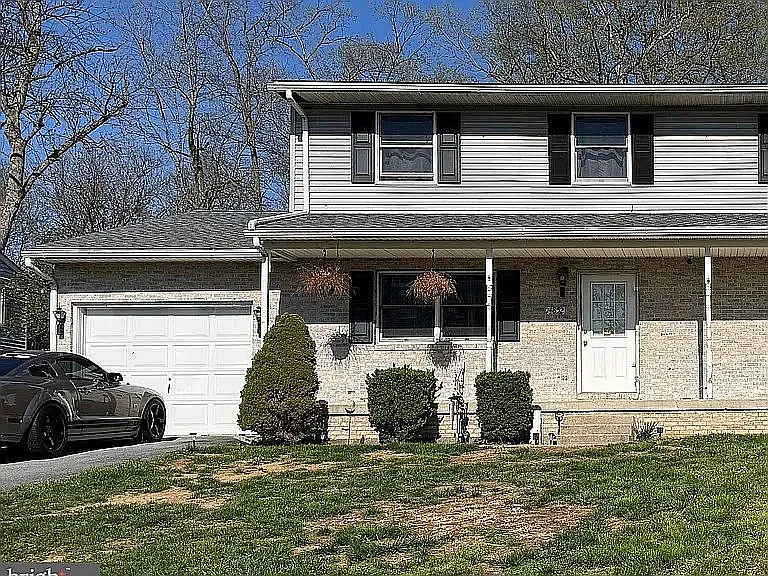 14852 Sherwood Dr photo 1