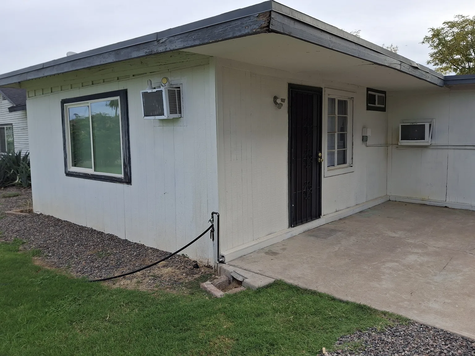 Studio, 350 sqft, $950 — Photo 2