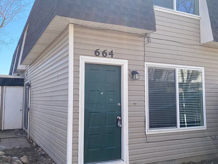 664 W Idaho Ave — Photo 1