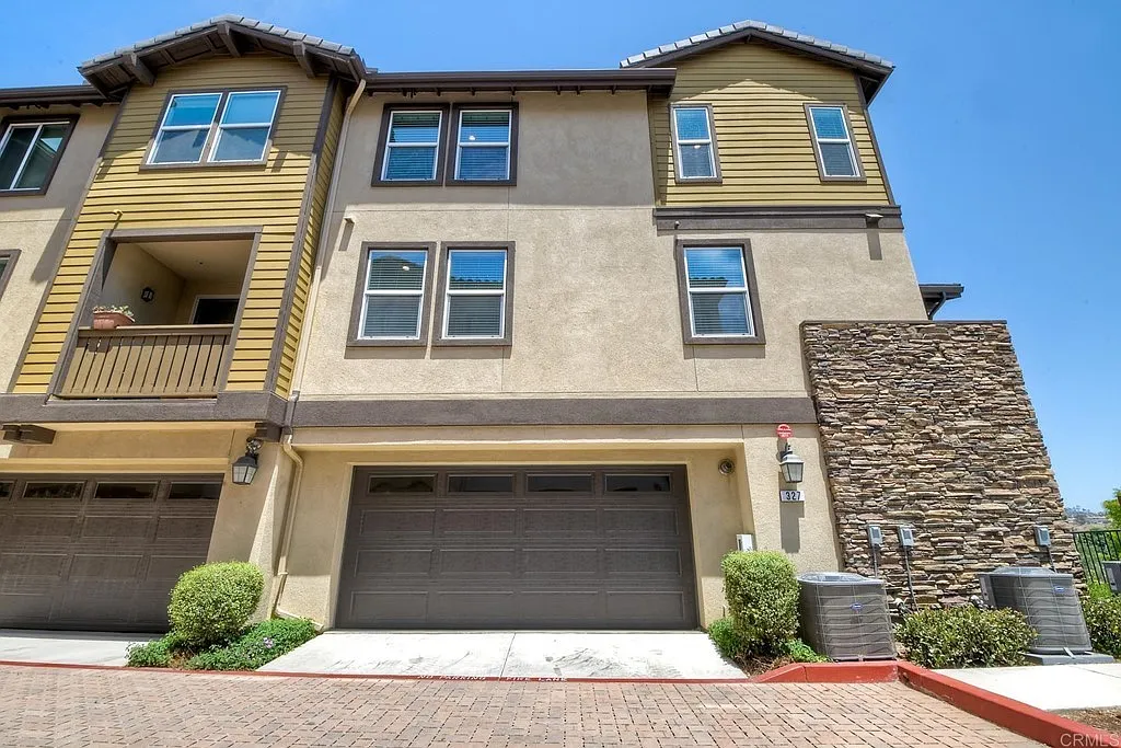 3 bed, 1647 sqft, $3,800 — Photo 2