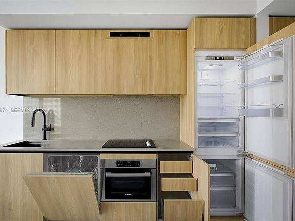 5th image of 121 NE 5th St Unit 601A