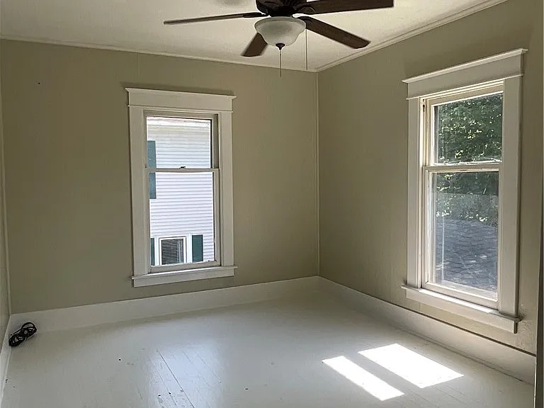 700 Nellis St E — Photo 20