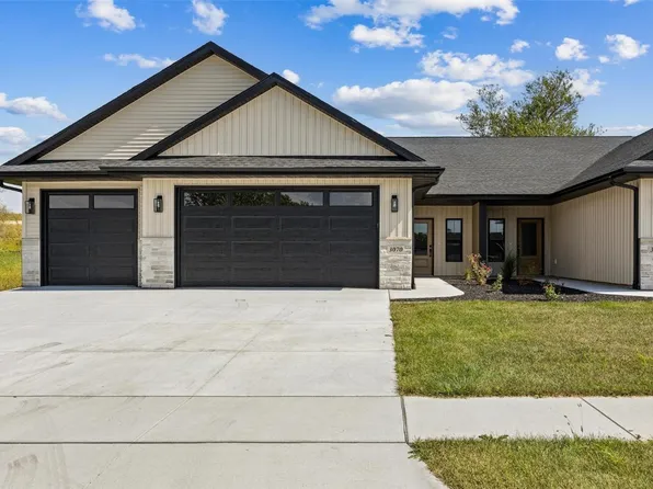 3070 Sunflower St, Ely, IA 52227
