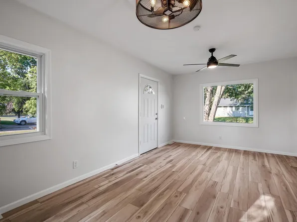 14927 Foxhill Ave N, Hugo, MN 55038