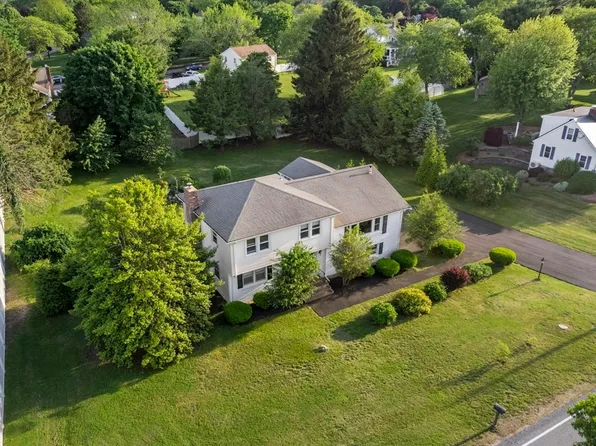 20 Carver Rd, Plymouth, MA 02360