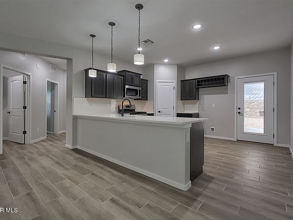 5th image of 552 Logwood Ave