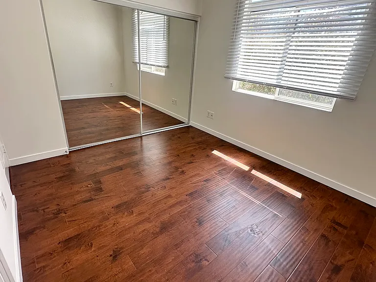 5716 Whitsett Ave — Photo 14