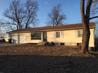 604 Sunset Blvd, Knob Noster, MO 65336