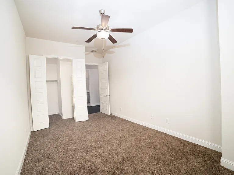 293 Ferndale St — Photo 32