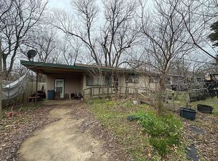 79 32nd St NW, Paris, TX 75460
