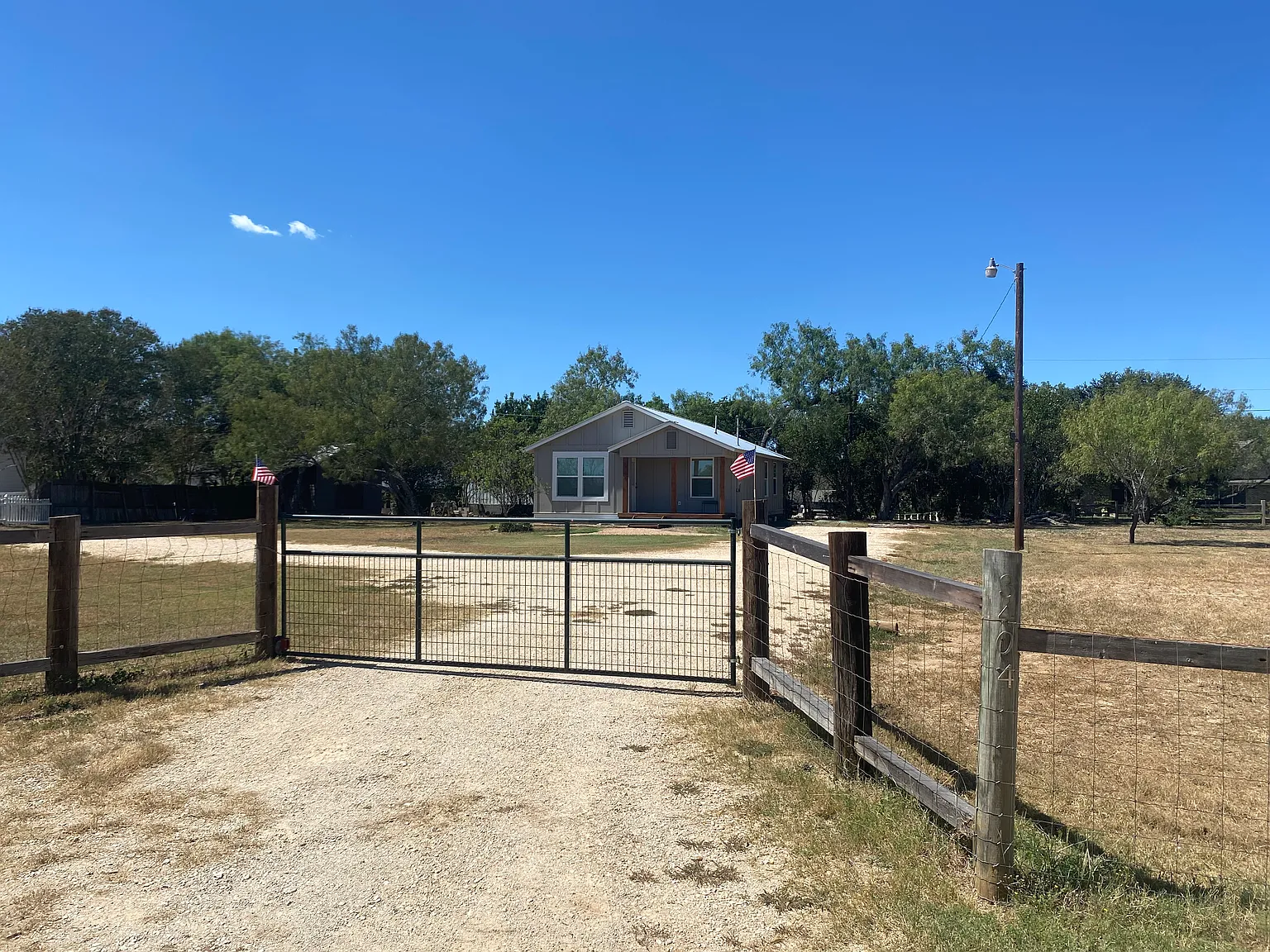 2 bed, 1000 sqft, $1,400 — Photo 3