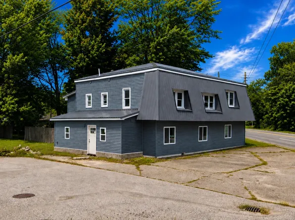 4007 Pine Grove Ave, Fort Gratiot, MI 48059