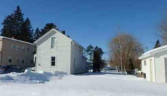 3rd image of 530 4th St SE