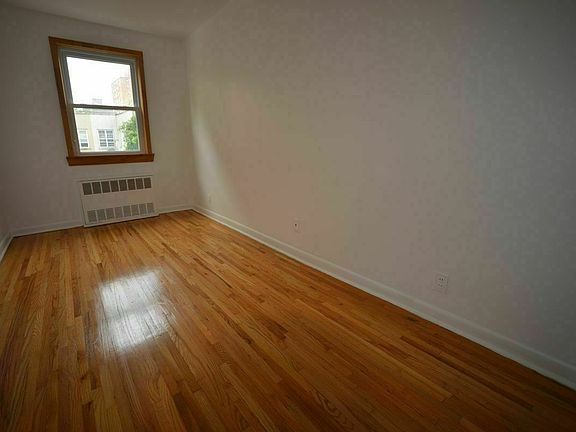 4th image of 519 W 48th St #16C