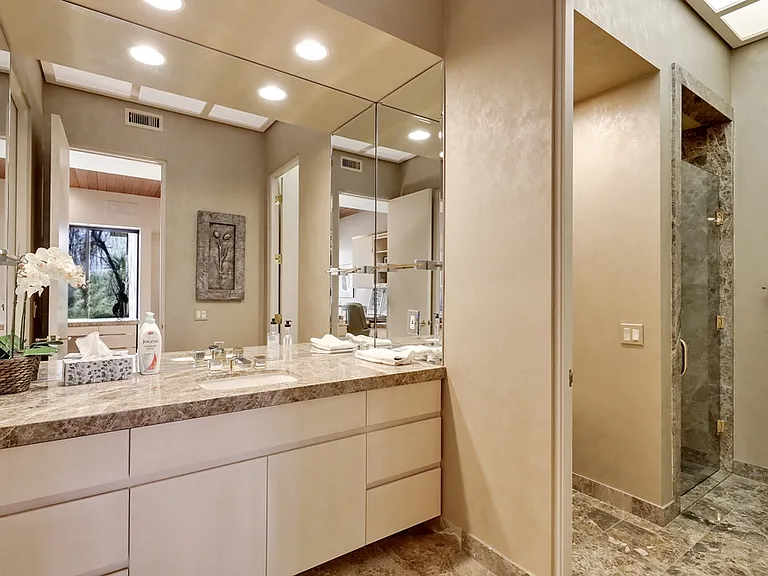 73115 Crosby Ln — Photo 51