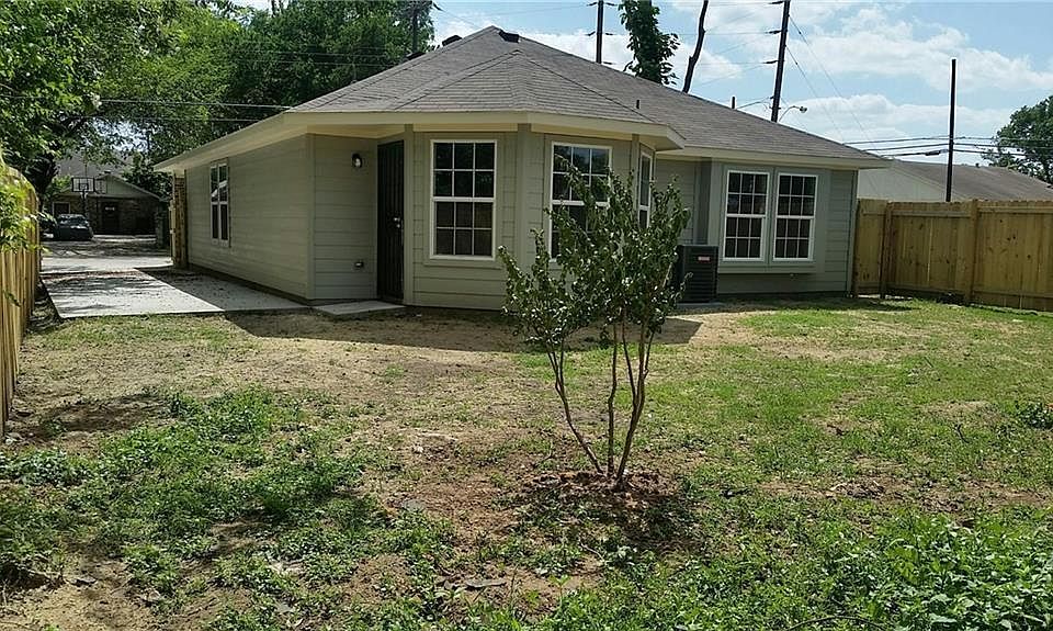 2nd image of 3702 Metropolitan Ave