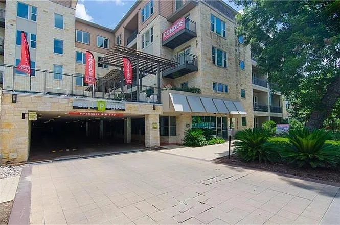 1900 Barton Springs Rd #2037 — Photo 7