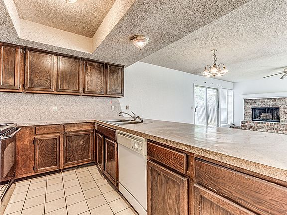 5th image of 2217 NW 117th St