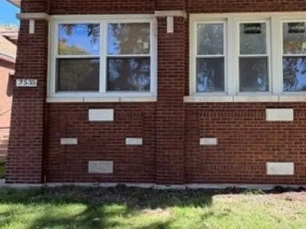 7535 S Calumet Ave, Chicago, IL 60619