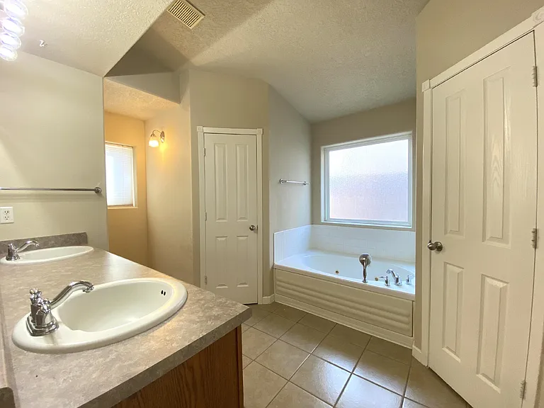 2132 Palenque Dr SE — Photo 15