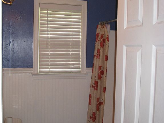 5th image of 566 Sharon Dr
