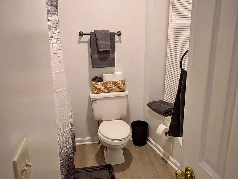 301 E Sullivan St #6 — Photo 10