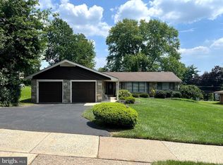 1915 Audubon Dr, Dresher, PA 19025