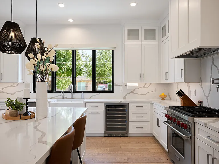 3808 E Fairmount Ave — Photo 15