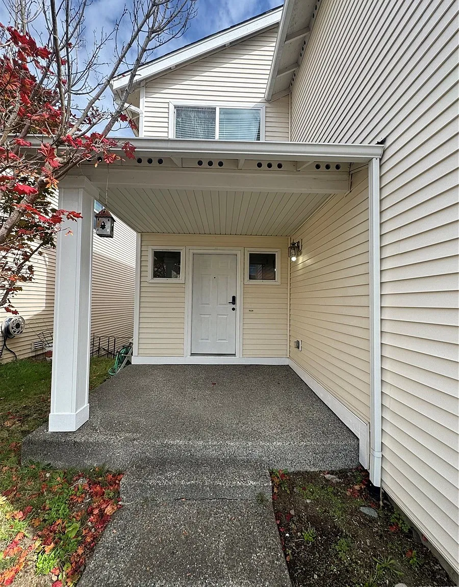 5 bed, 2544 sqft, $4,000 — Photo 2
