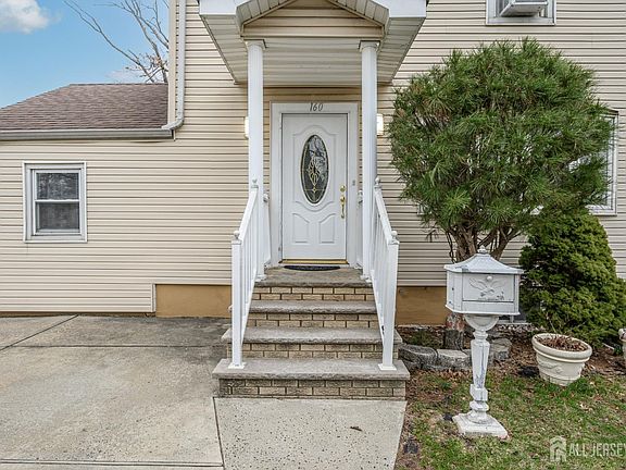 2nd image of 160 Carteret Ave