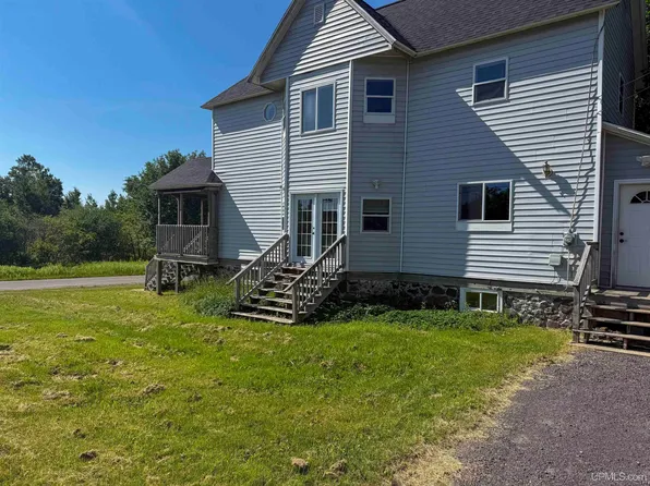 56199 Columbia St, Calumet, MI 49913