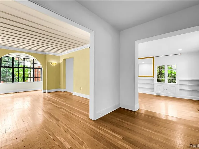 455 Linden Rd — Photo 55