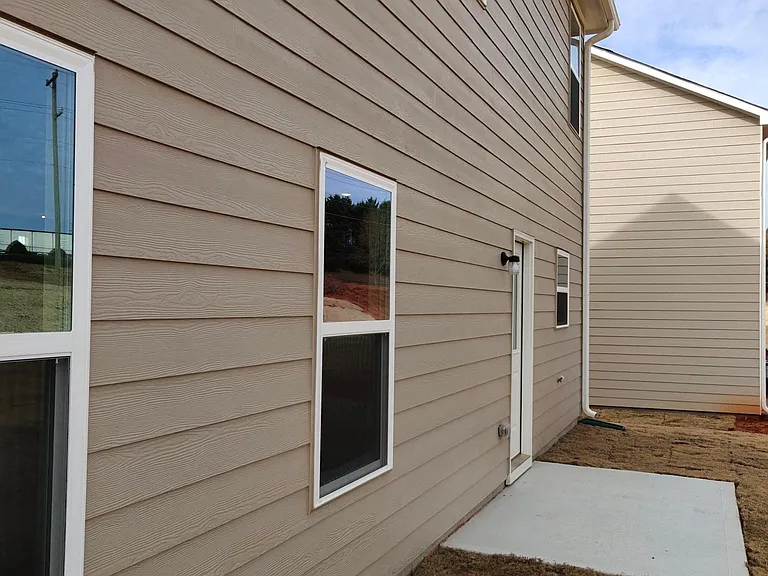 842 Independence Ave — Photo 3
