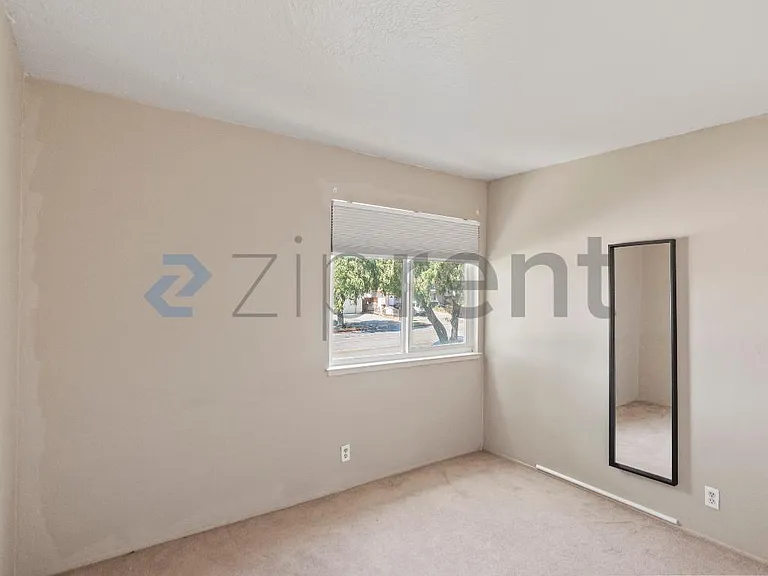 3298 Cropley Ave — Photo 26