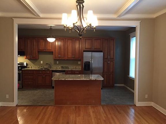Open Kitchen/Dining area