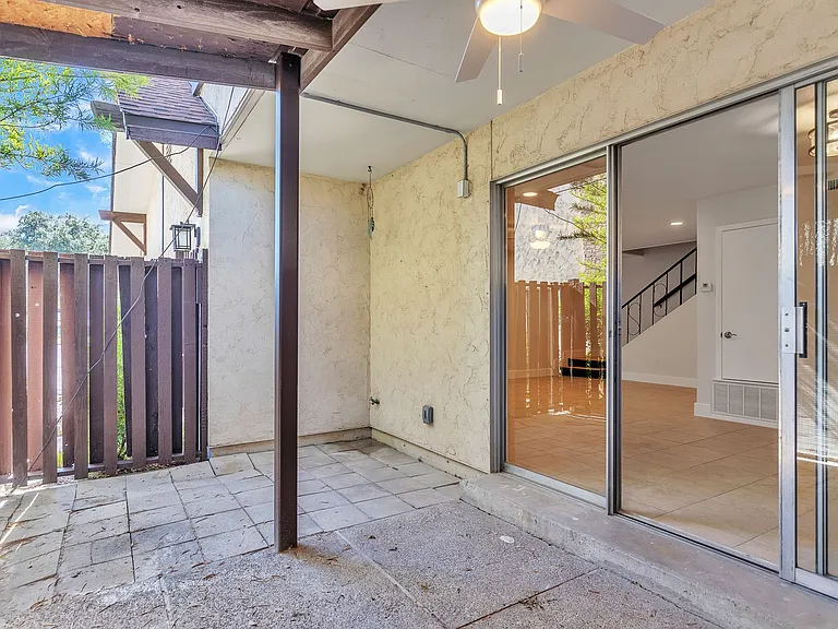 100 Royal Way Dr #14C — Photo 25