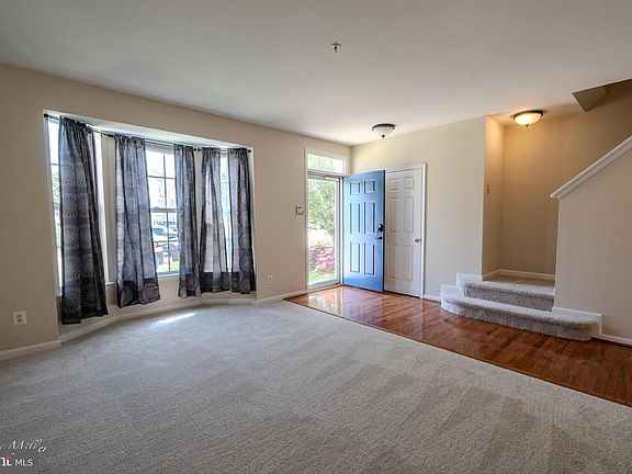 3rd image of 109 Spencer Cir