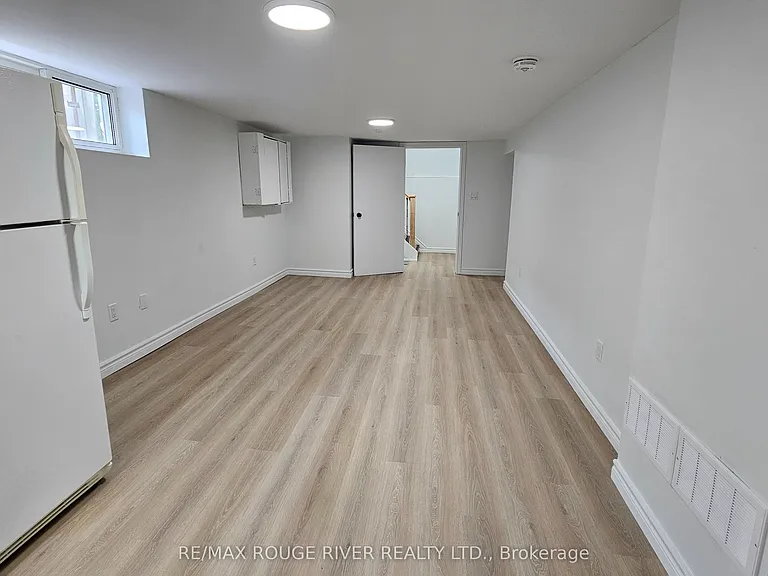 332 Rosedale Dr — Photo 5