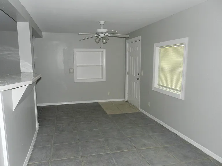106 22nd Ave N #B — Photo 5