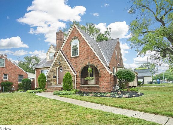 2nd image of 5901 Wickfield Dr