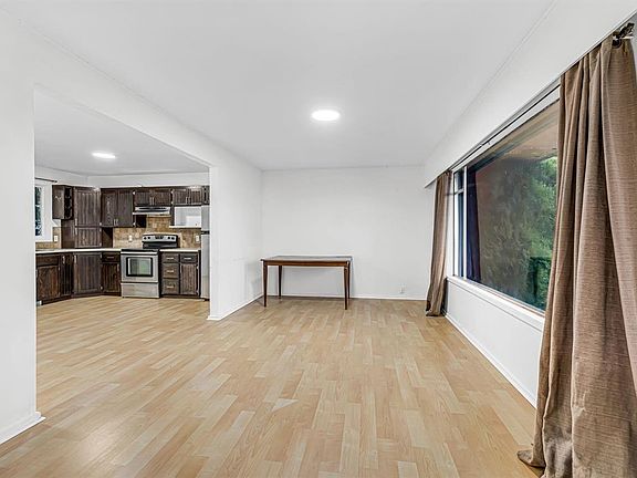 4th image of 6020 Tyson Rd