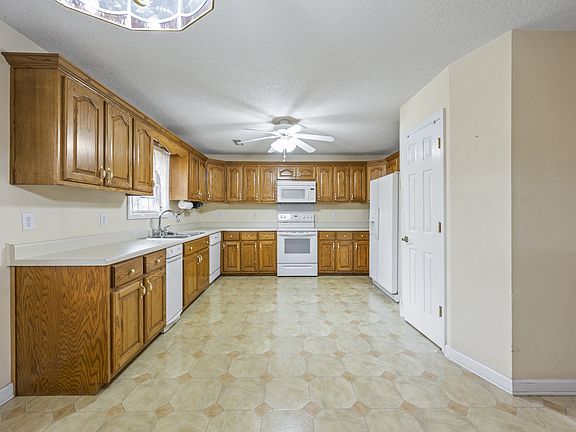 5th image of 188 Trotters Cir