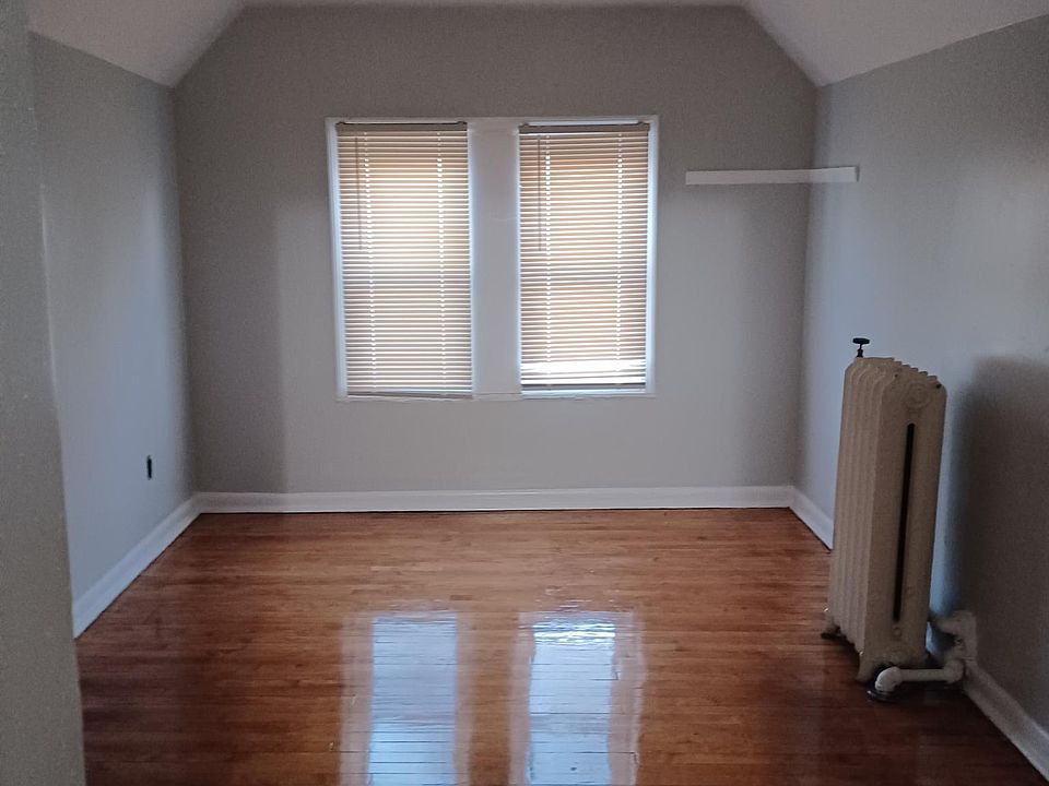 2nd image of 134 N 8th Ave Floor 2