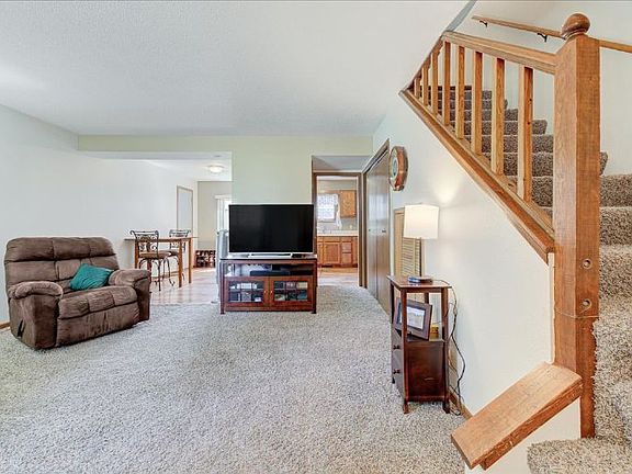 2nd image of 15 Glenview Dr