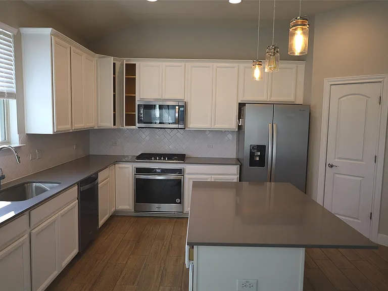 169 Isabella Way — Photo 7