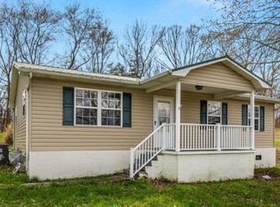 478 Hollifield Dr, Jacksboro, TN 37757