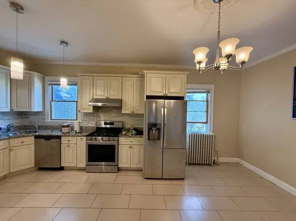 161 Walnut St #1, Newtonville, MA 02460