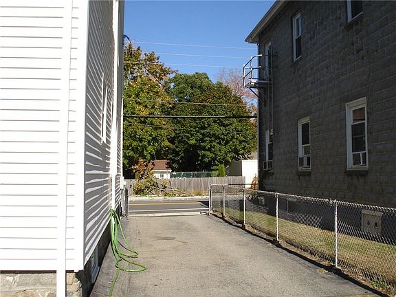 3rd image of 192 Railroad St